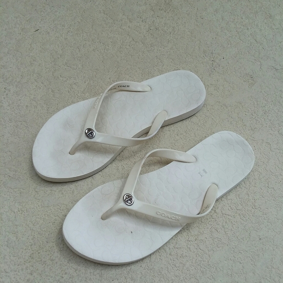 coach flip flops size 9